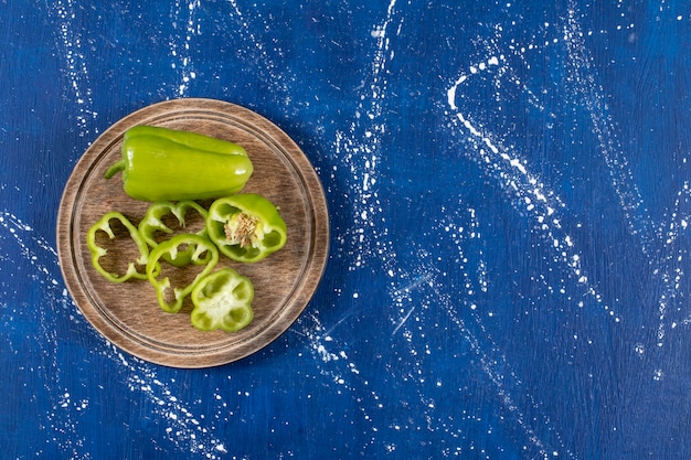 Exploring the health benefits of okra water and a simple recipe.