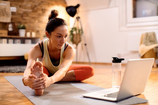 How to Perform the Daisy Keech Workout Routine?